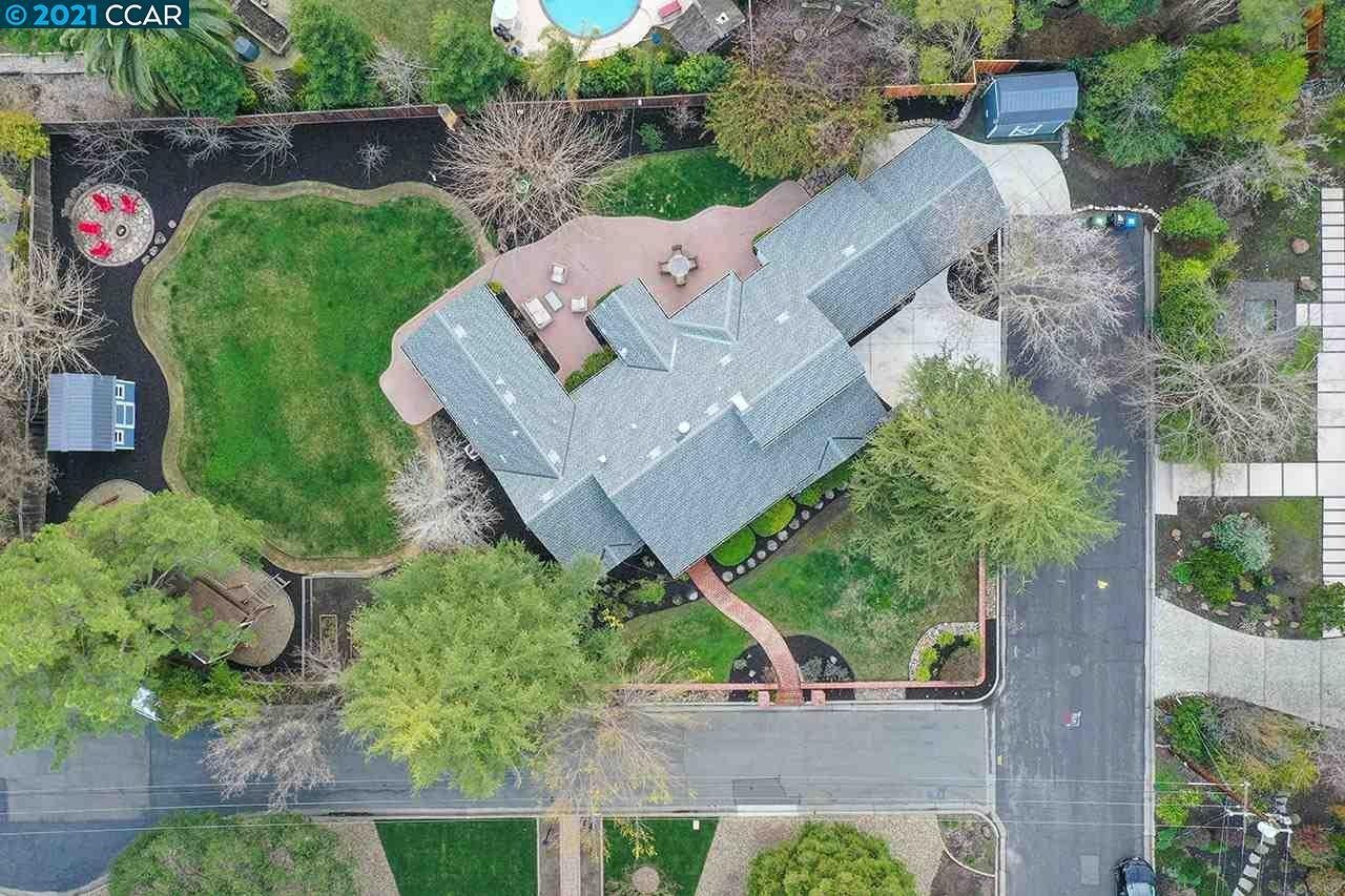 8 Foothill Park Ter