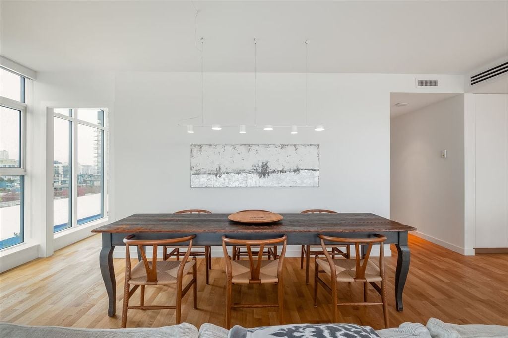 602 W 8th Ave, #1555