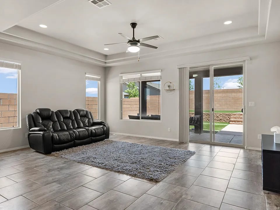 6403 Red Falcon Dr NE