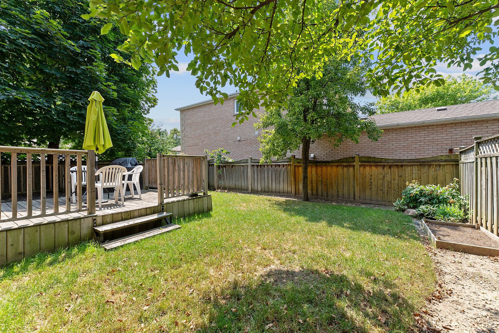 28 Thornway Ave