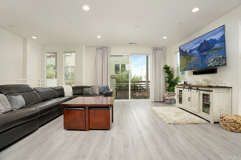 1687 Monarch 17 West