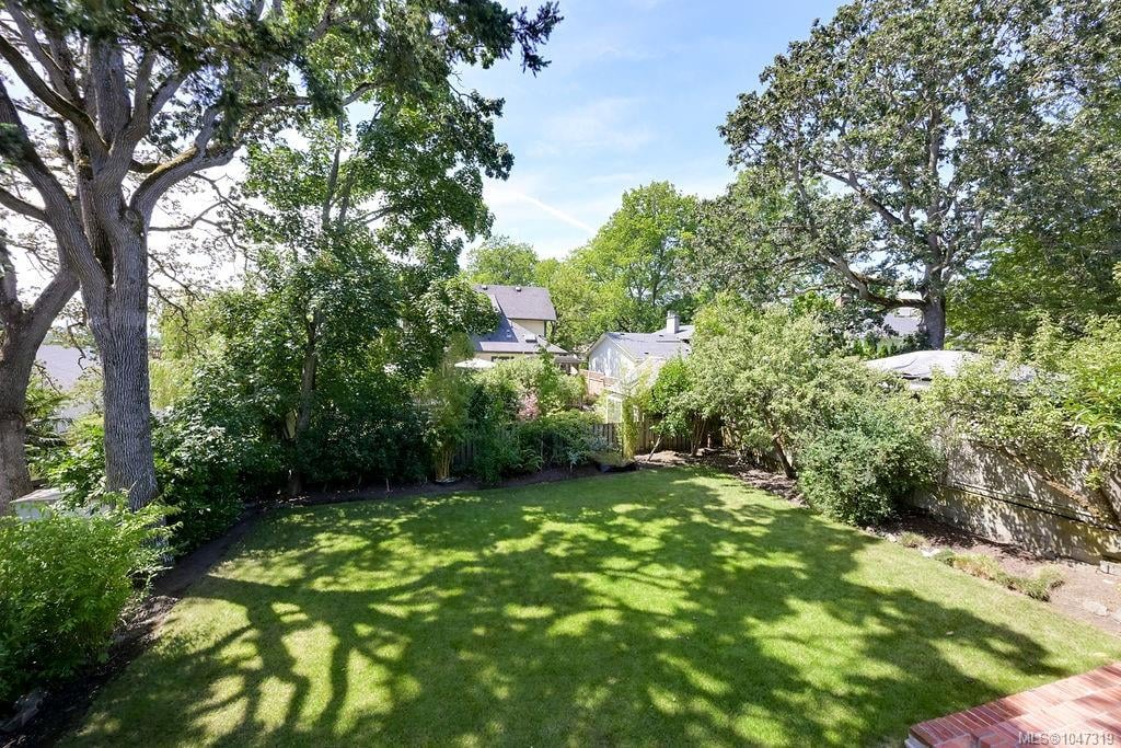 2654 Fernwood Rd