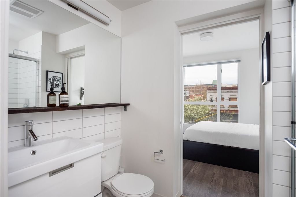 138 E Hastings St, #201