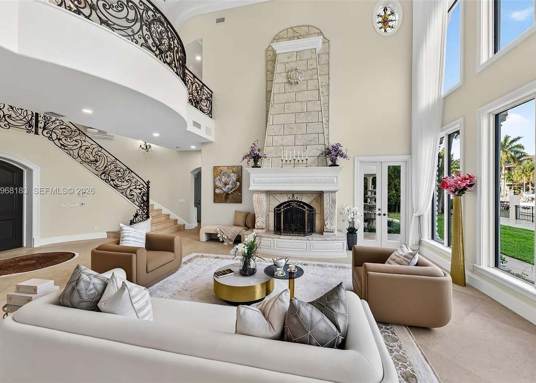 628 Coral Way