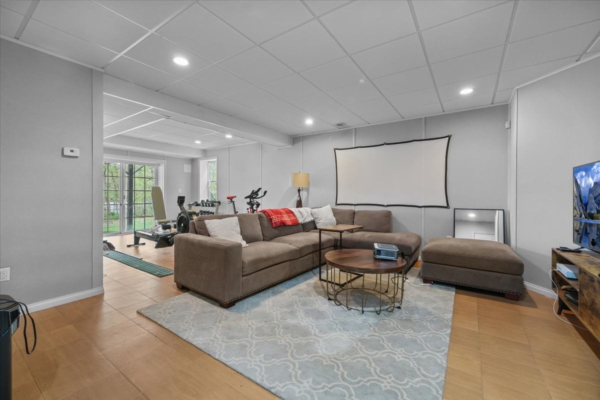 129 Scenic Drive West