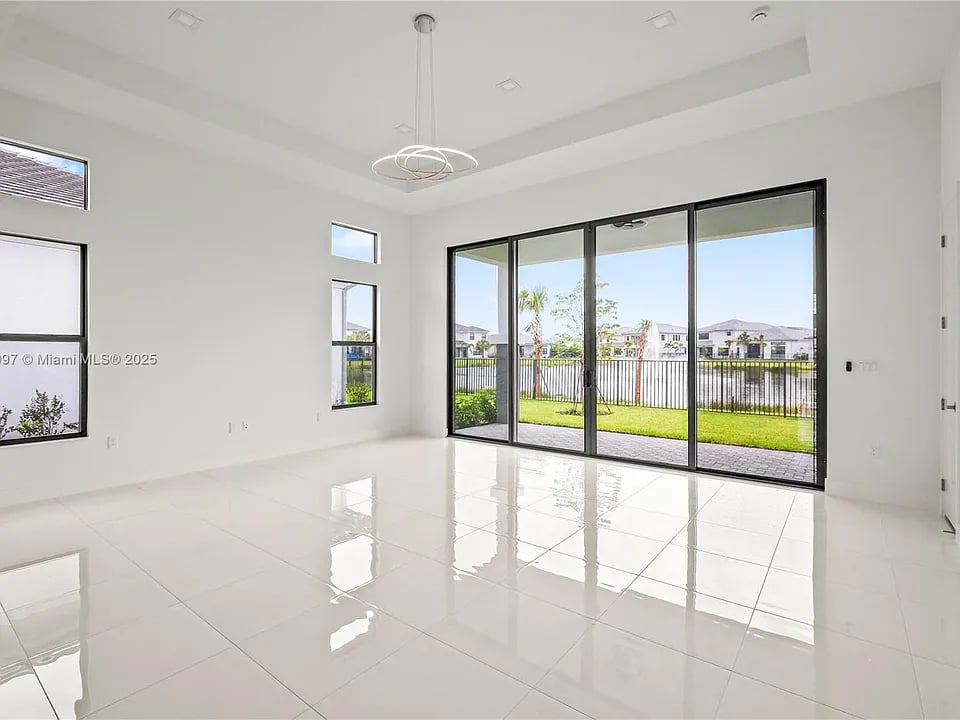 13128 Feathering Way