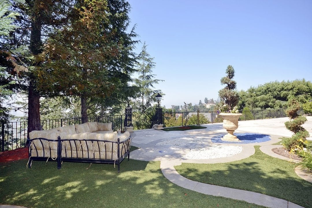 Grandeur Retreat