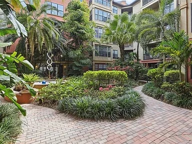 911 N ORANGE AVE #409