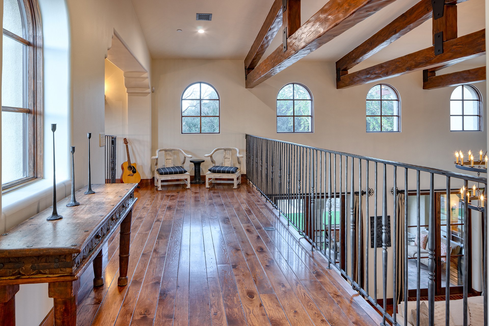 8243 N MOCKINGBIRD Lane