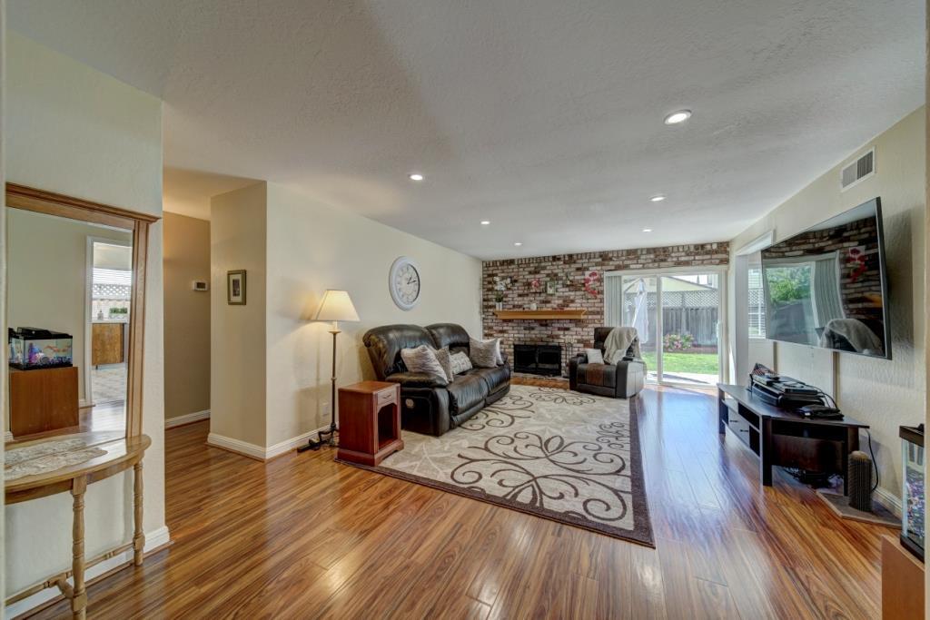 310 Henderson Dr