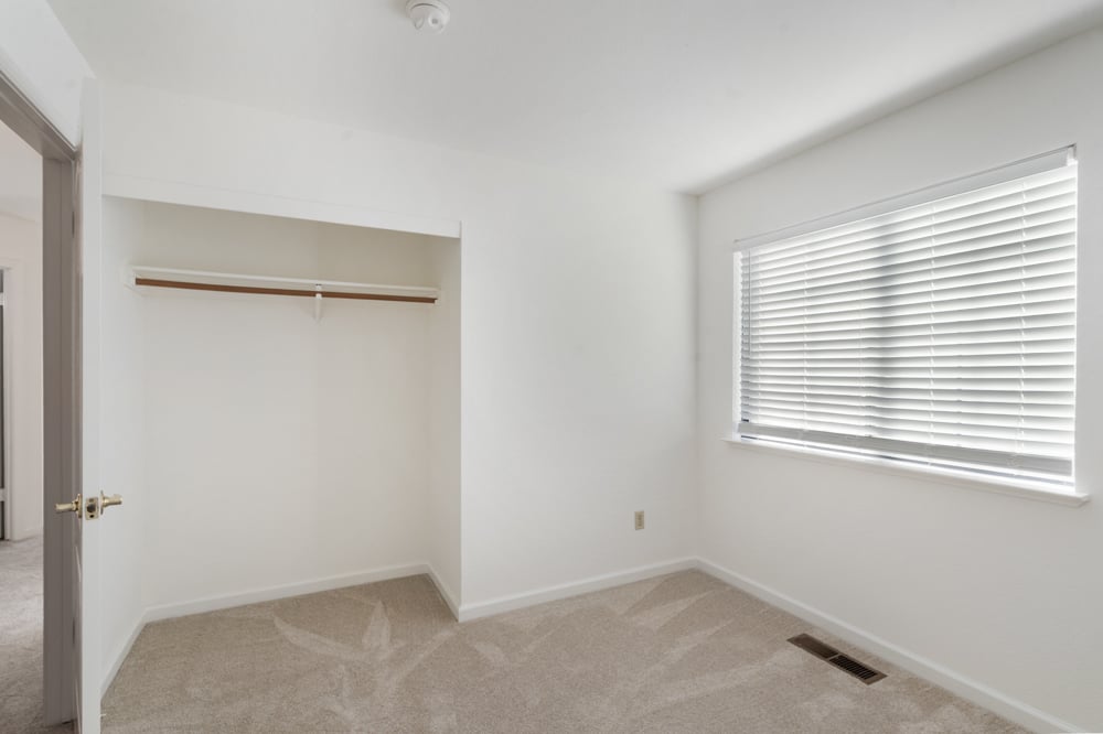 8 Starling Dr