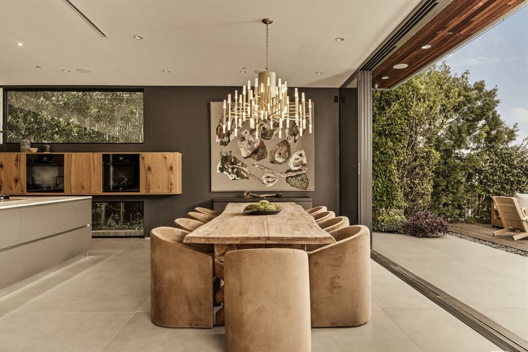 Aria Vista, Stradella Rd, 90077