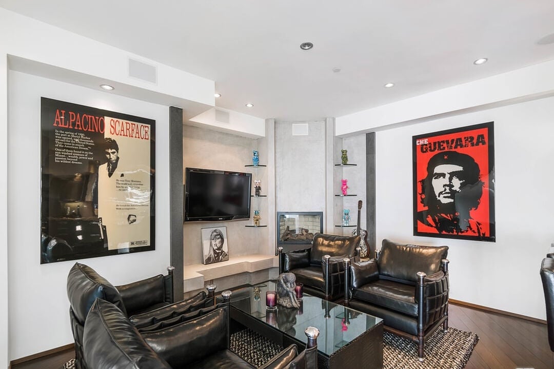 Luminor Crest, Viewmont Dr, 90069