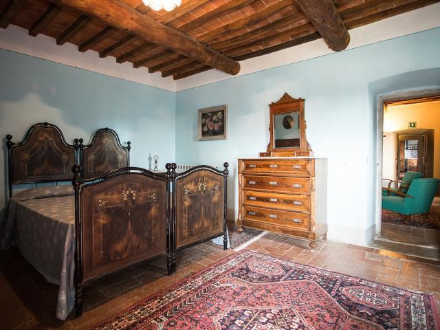 Enchanting Countryside Estate in Arezzo