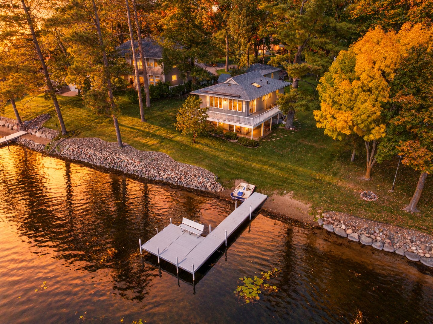 Charming, Southfacing Cabin with Sandy Beach on the Whitefish Chain