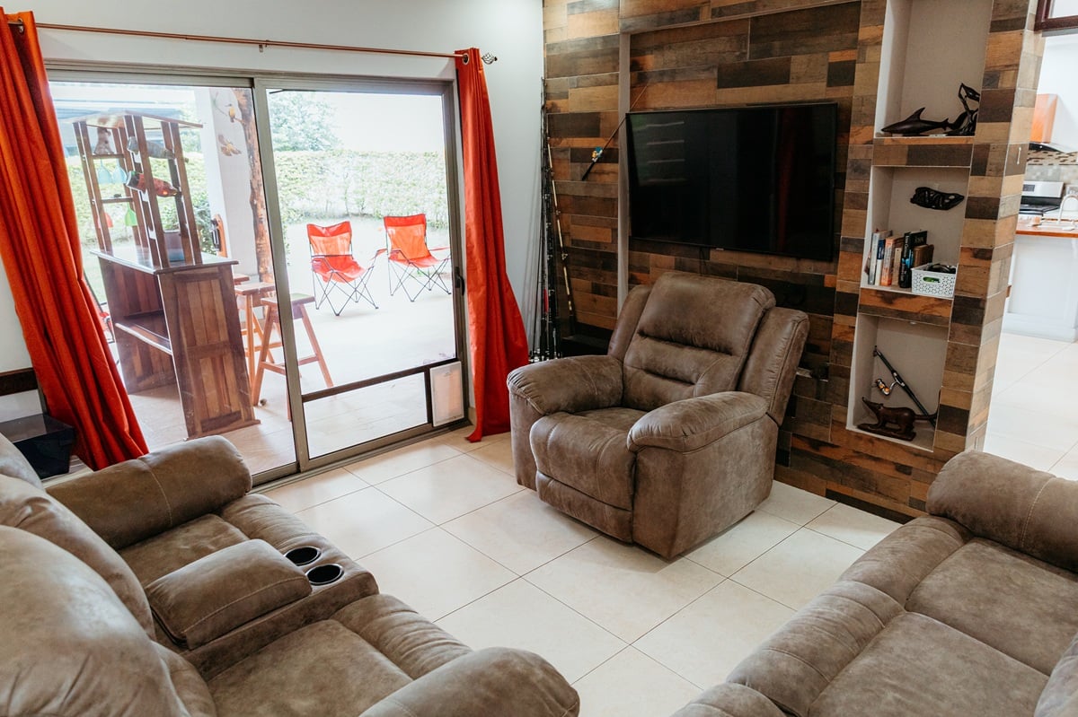 Casa Loma | Modern 3-Bedroom Home in Playas del Coco, Guanacaste