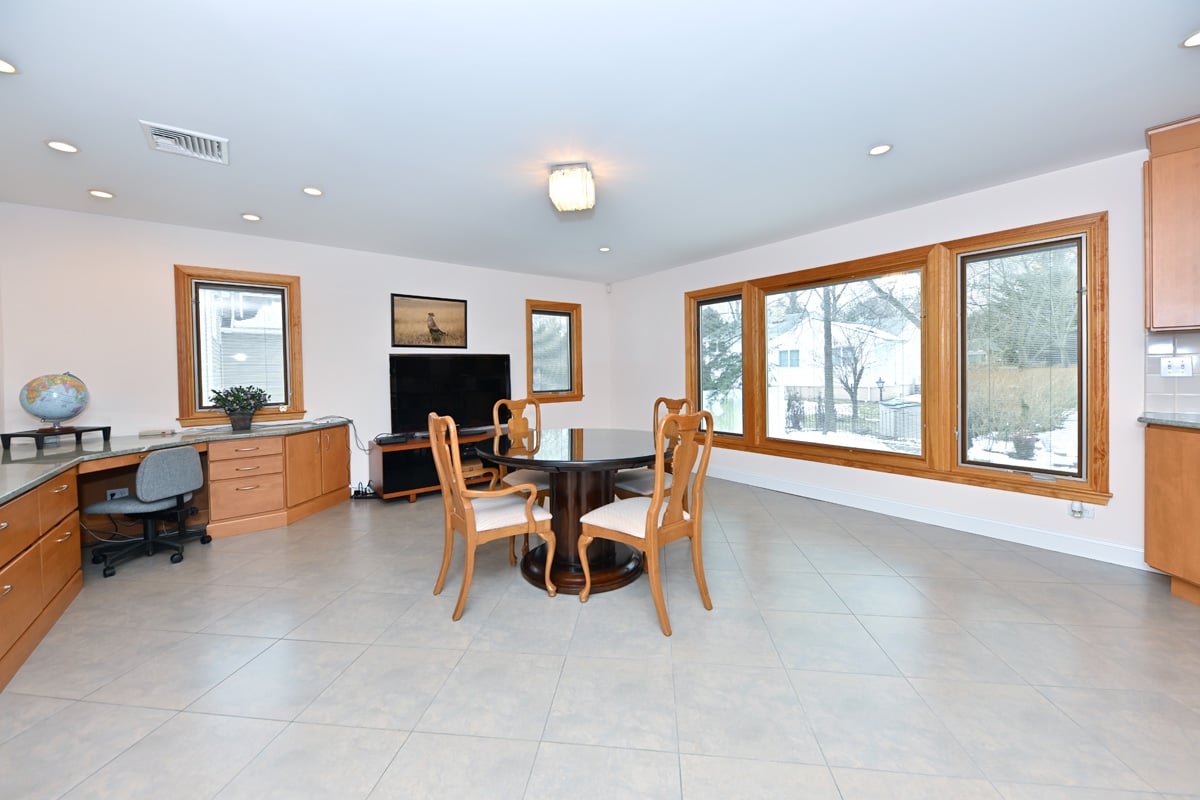 23 Spruce Pl