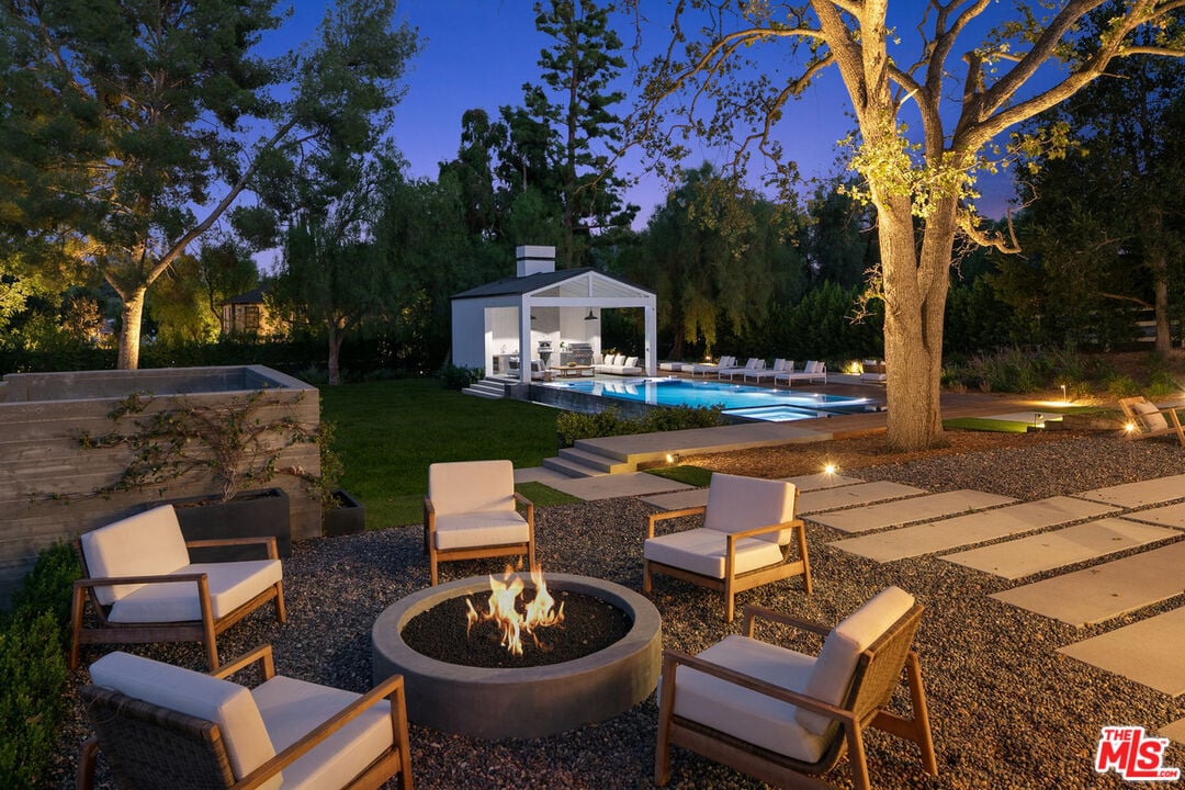 5376 Round Meadow Rd