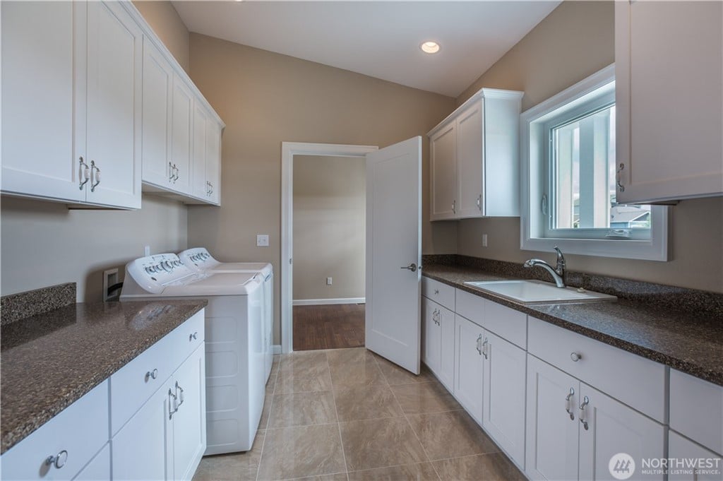 215 Village Dr
