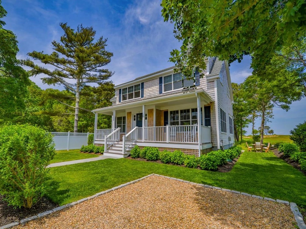 70 Curtis Ln