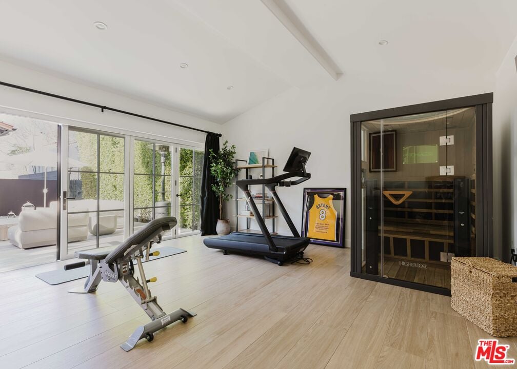 Solaris Pavilion, Westbourne Dr, 90048