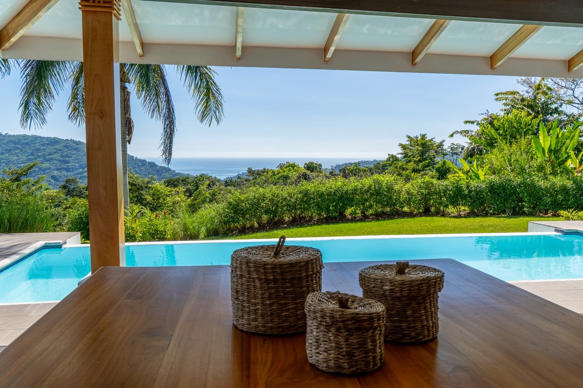  3 Bedroom Stunning Luxury Home Featuring Sweeping Valley & Ocean Views, 5.67 ACRES 
