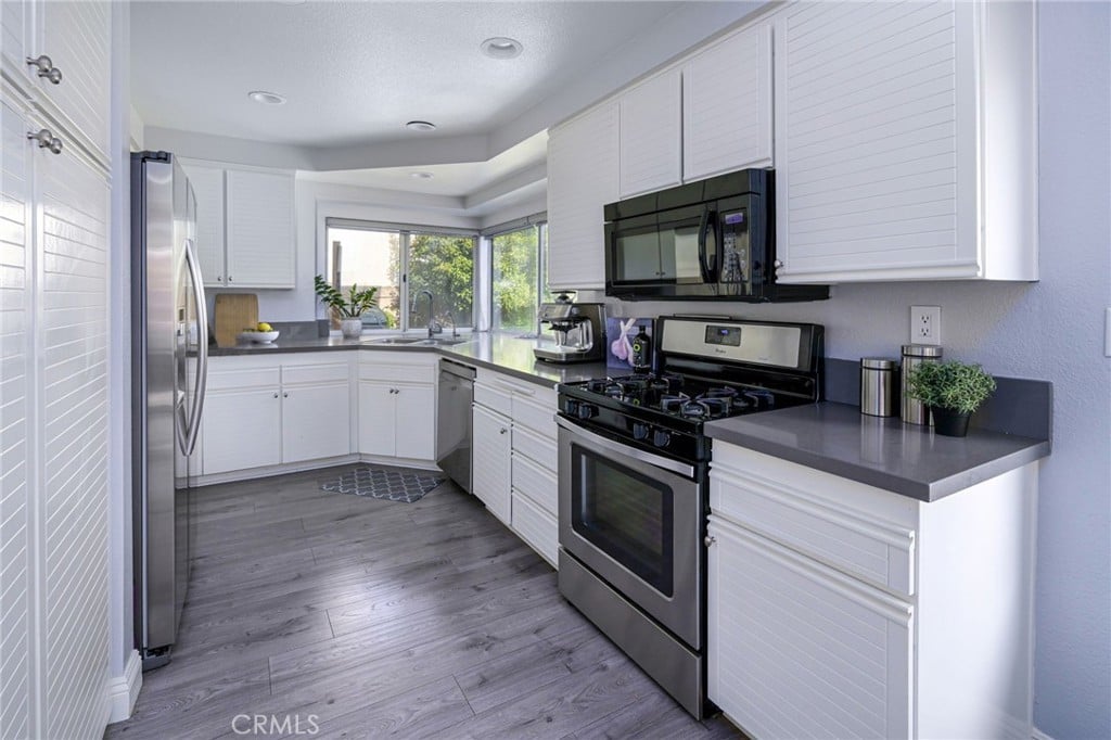 15908 Promontory Pl