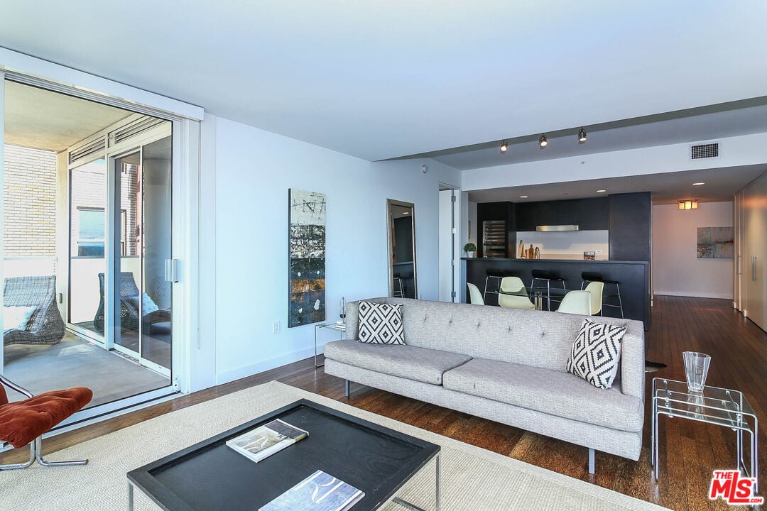 6250 Hollywood Blvd, #11N