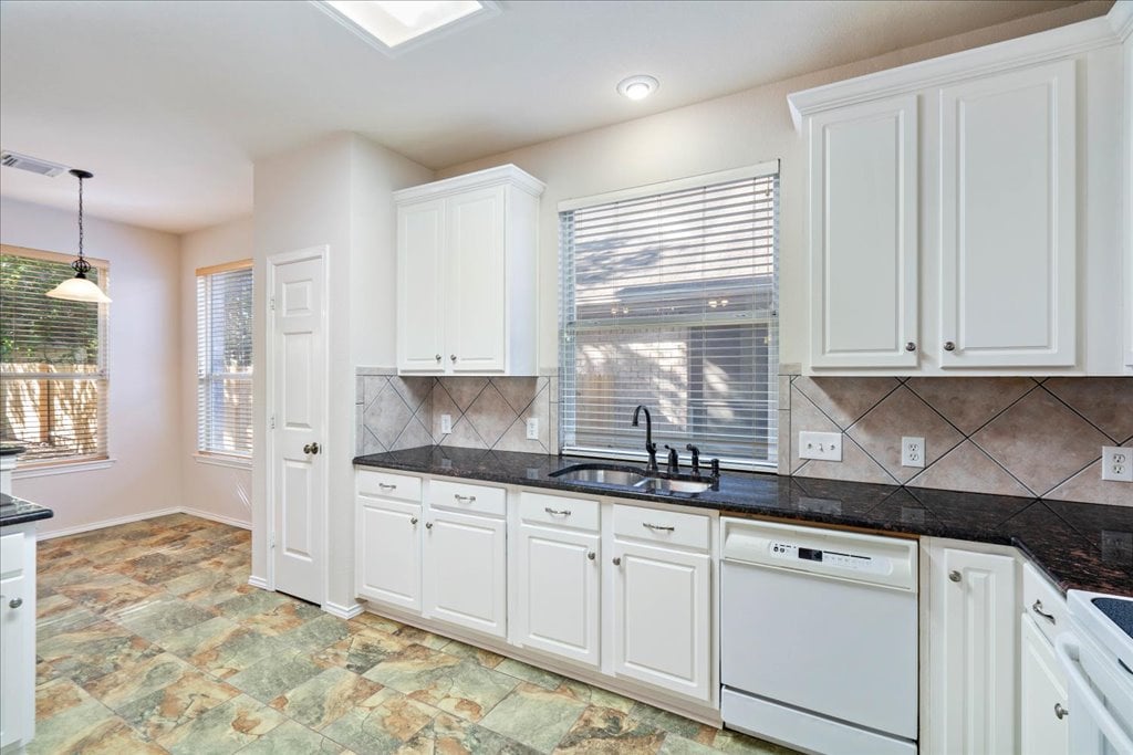 10937 Colonel Winn Loop