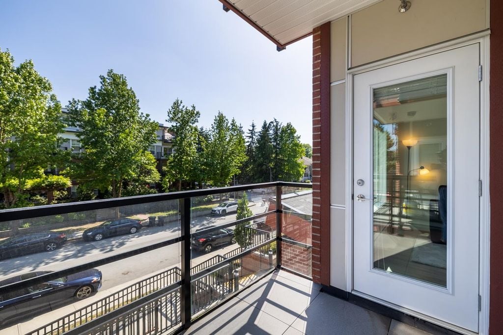 2389 Hawthorne Ave, #203