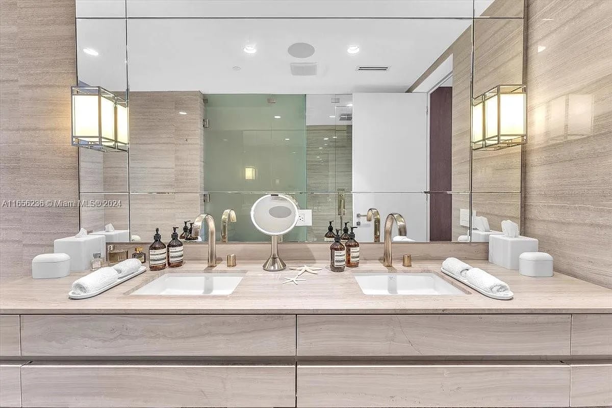 18975 Collins Ave #5302-6