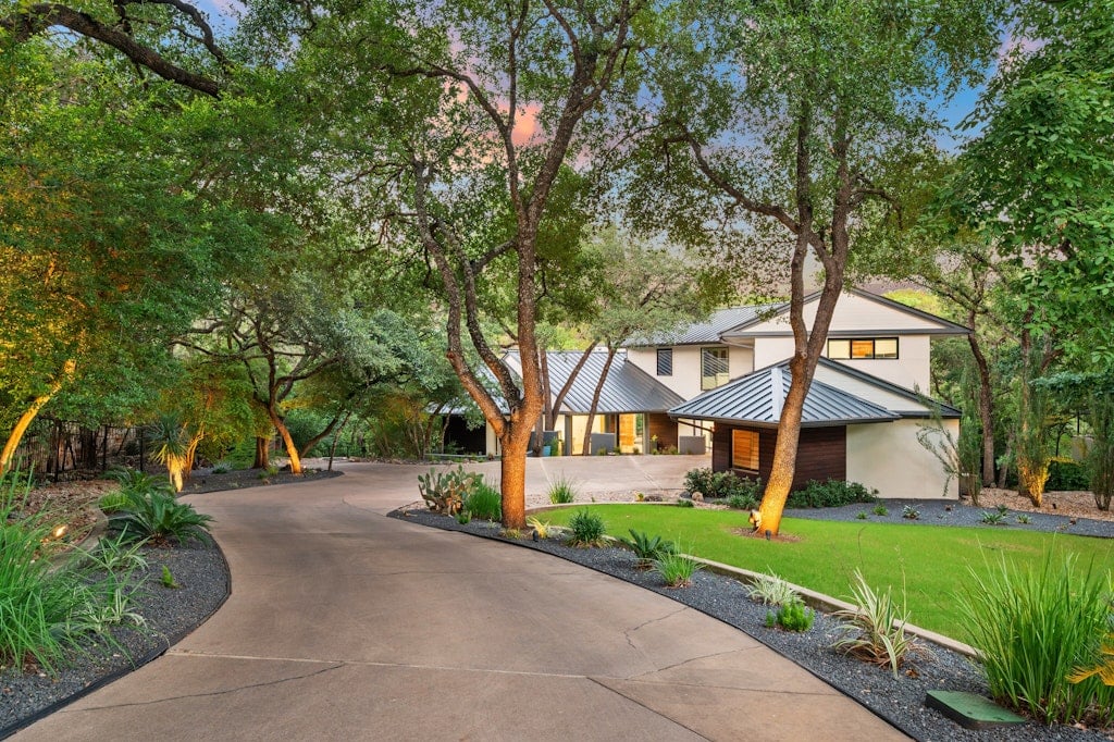 3200 Three Rivers
