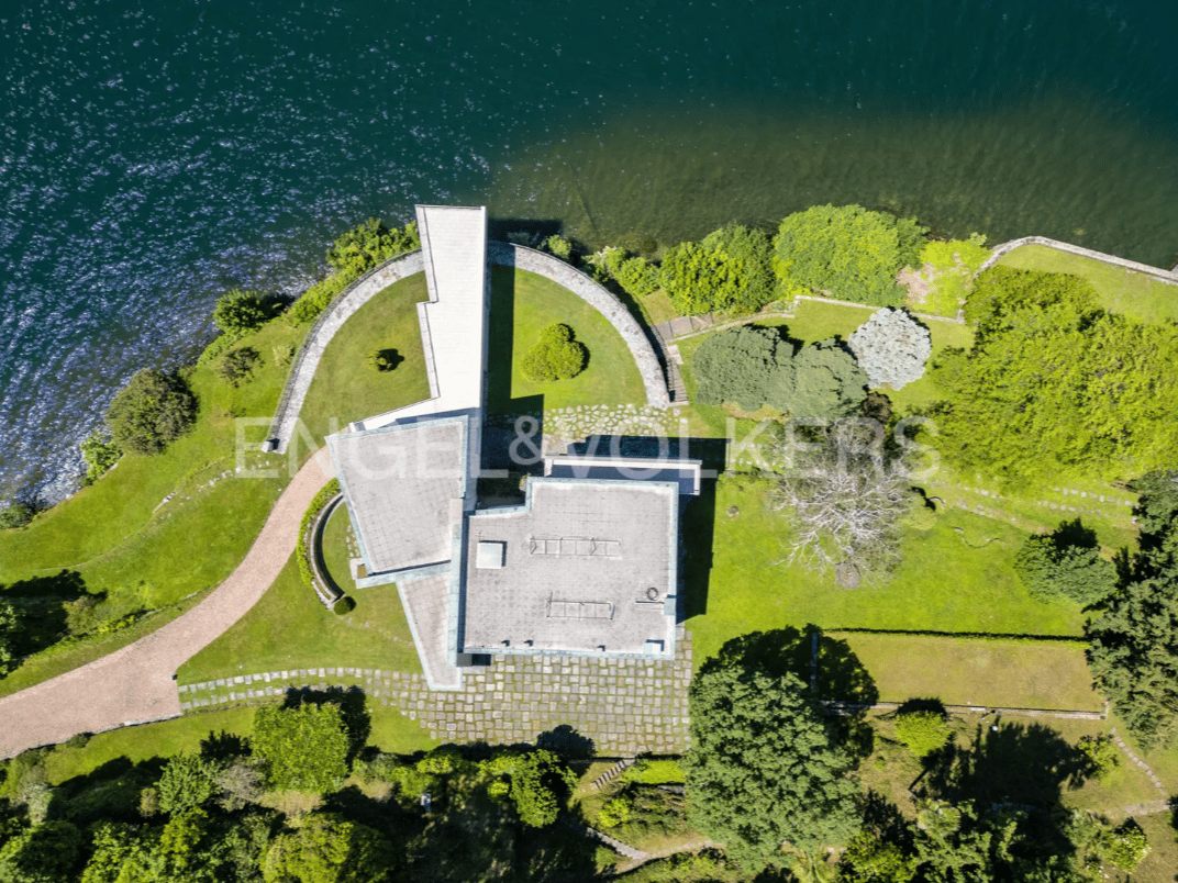 Blockhaus Prestigious Waterfront Villa