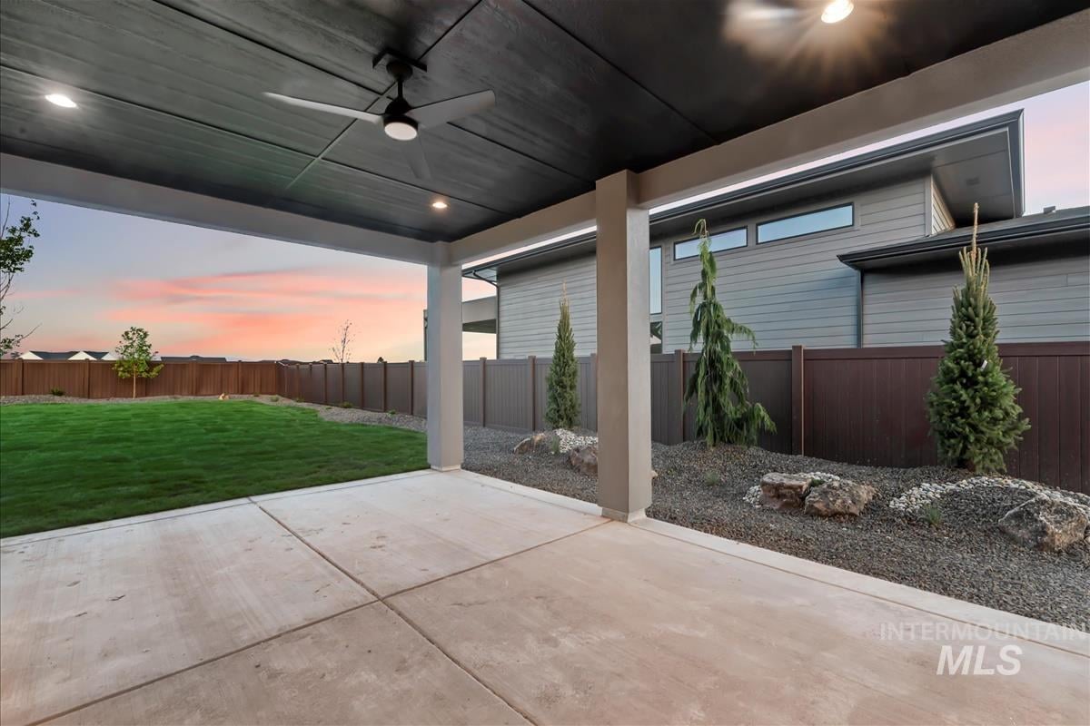 Exceptional New Build in the Star Foothills