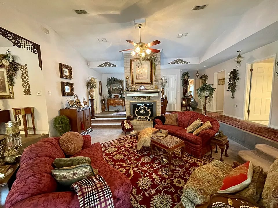 1308 Grandview Dr