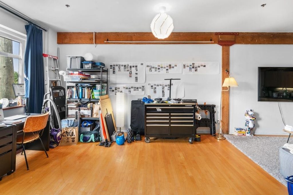 2556 E Hastings St, #219
