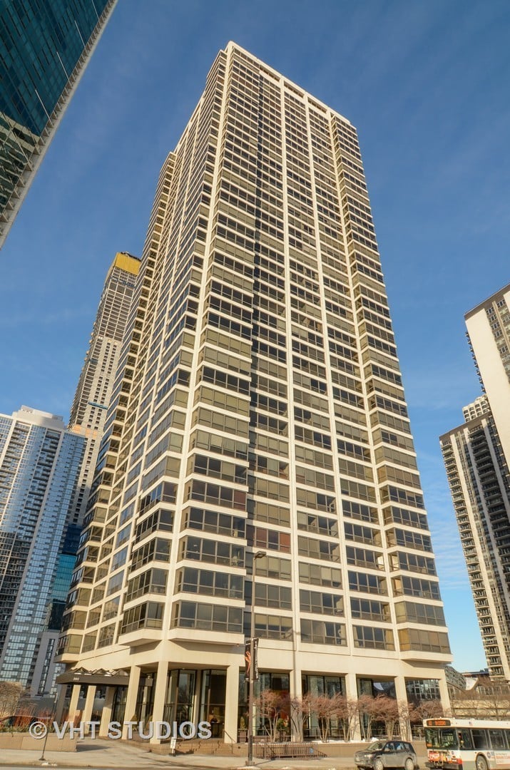 360 E Randolph St #801