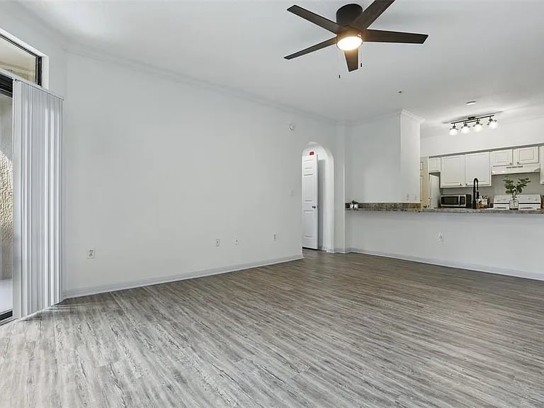 911 N ORANGE AVE #409