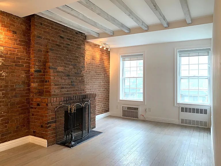 441 W 22nd St APT 3B