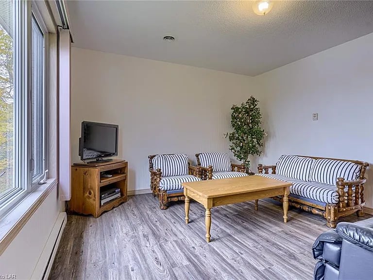 1668 Beaumont Dr
