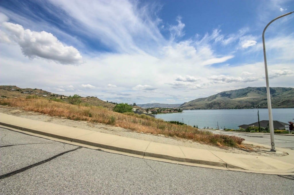 106 Crystal Dr