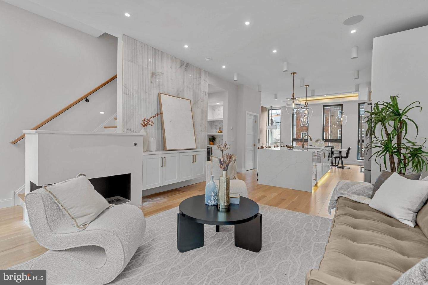 1101 Christian St #5, Philadelphia, PA 19147