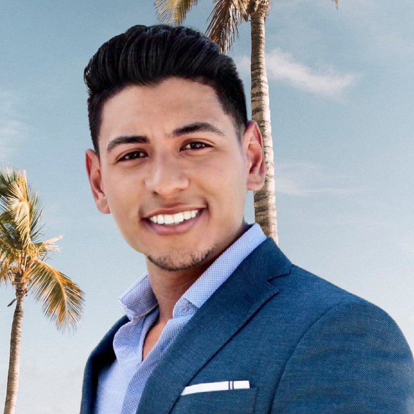 Tirso Alexander "Alex" Hernandez Miami Beach, FL Real Estate Agent Headshot