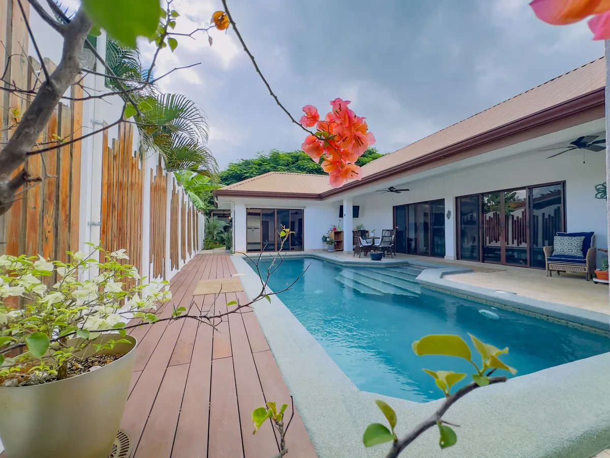 One-Level Living with Private Pool in Playas del Coco