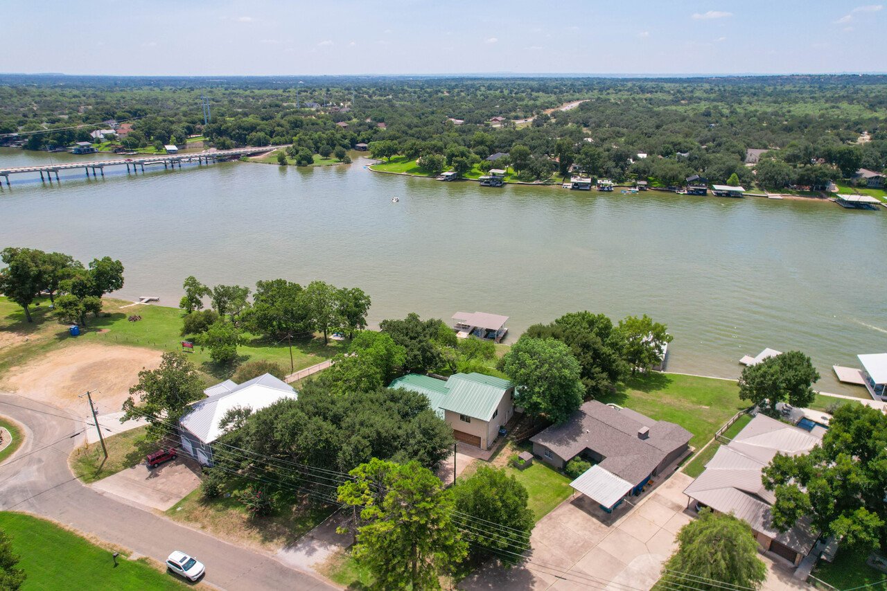 1704 Bluebonnet Lane