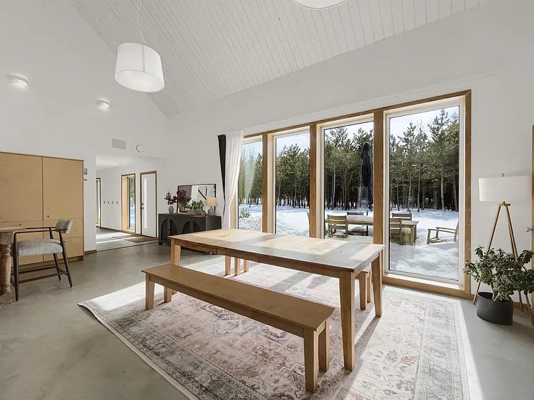 9267 Briarwood Ave NE