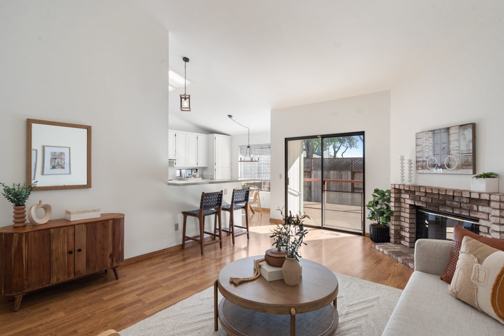 8 Starling Dr