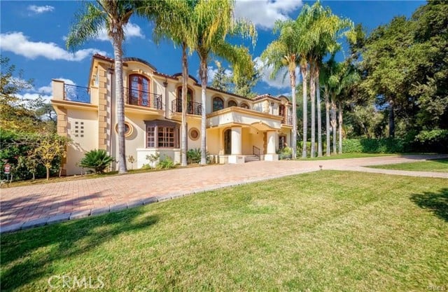 1130 Fallen Leaf Rd