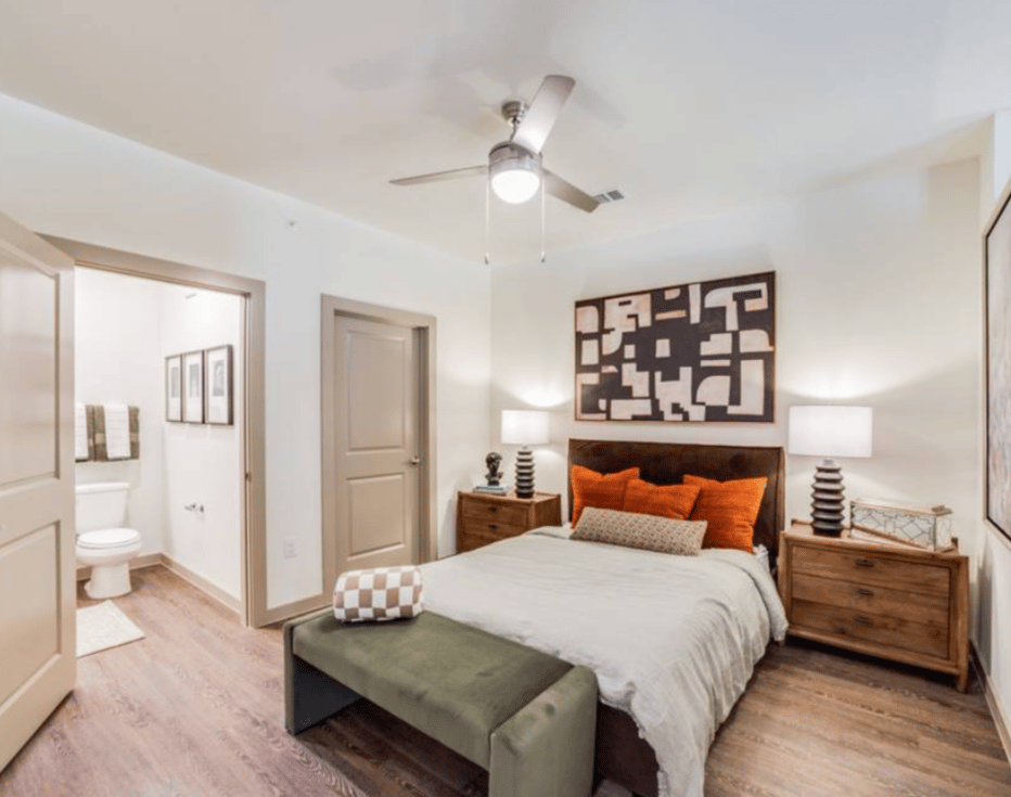 8 weeks free PLUS $750 when you look & lease!