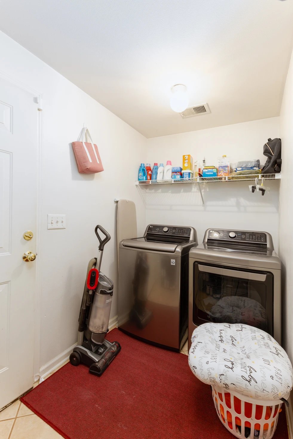 Sold - 612 Hunters Lane, 3 Beds with a Creek & Great Room